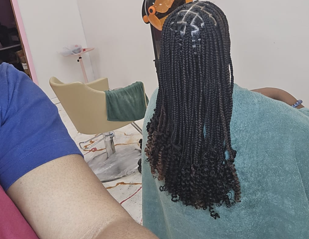 Black box braids with curly ends